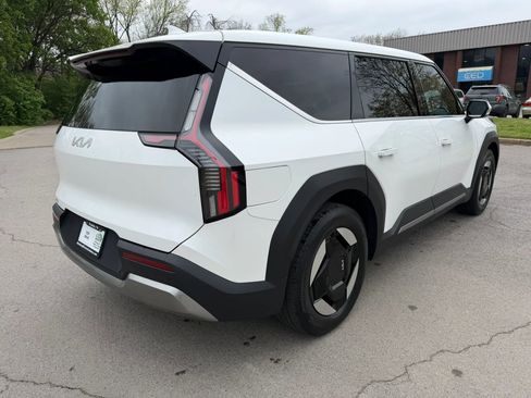 Used 2024 Kia EV9 Light image 5