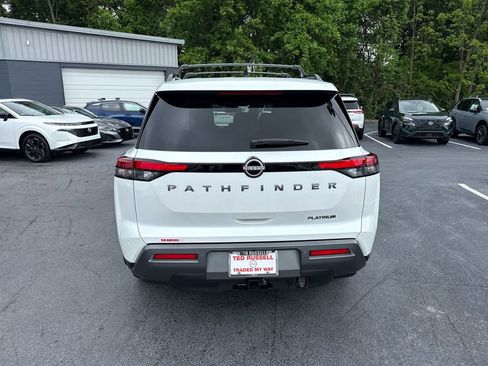 New 2026 Nissan Pathfinder Platinum FWD image 4