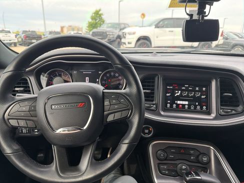 Used 2018 Dodge Challenger R/T image 11