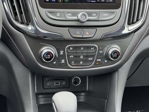 Certified 2023 Chevrolet Equinox RS w/ RS Leather Package AWD/4WD image 11