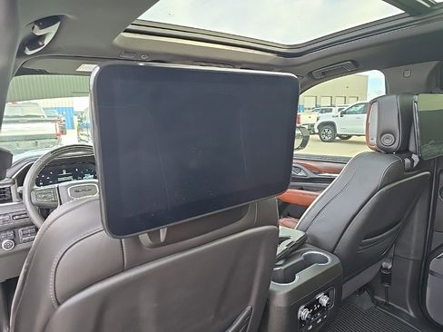 Used 2024 GMC Yukon XL Denali Ultimate image 15