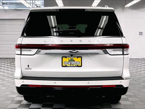 Used 2023 Lincoln Navigator L Reserve w/ Equipment Group 201A AWD/4WD image 10