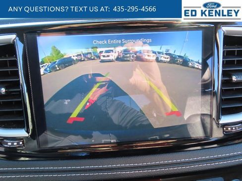Used 2024 Chrysler Pacifica Limited FWD image 9
