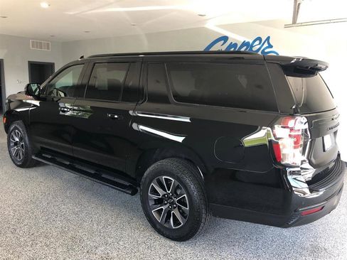 Used 2023 Chevrolet Suburban Z71 w/ Luxury Package AWD/4WD image 2