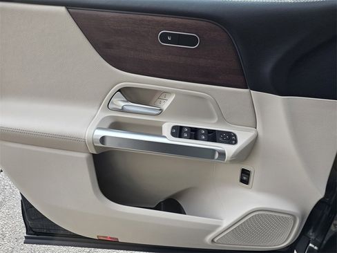 Certified 2022 Mercedes-Benz GLB 250 4MATIC image 30