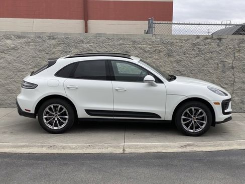 Certified 2024 Porsche Macan image 26