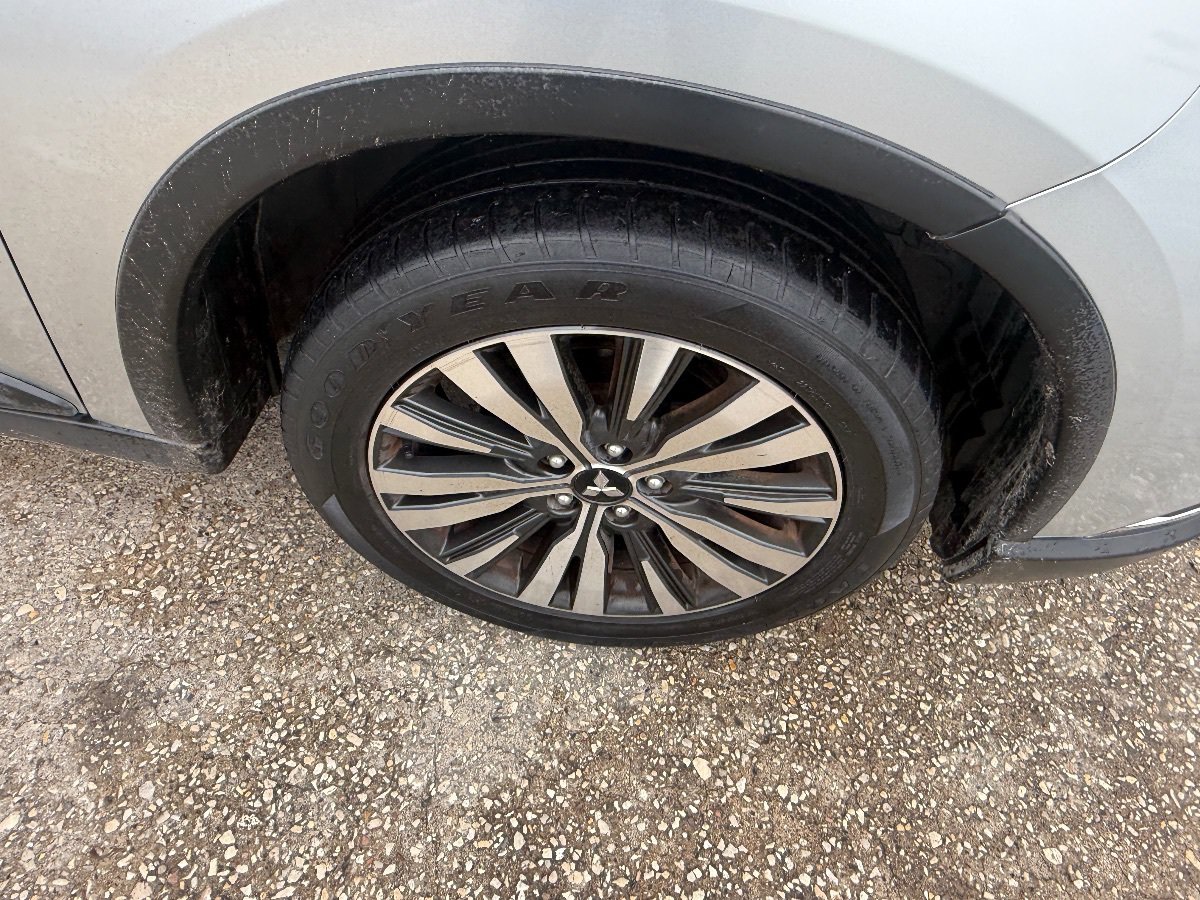 Used 2020 Mitsubishi Outlander SE FWD image 12