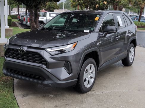 Certified 2024 Toyota RAV4 LE FWD image 5