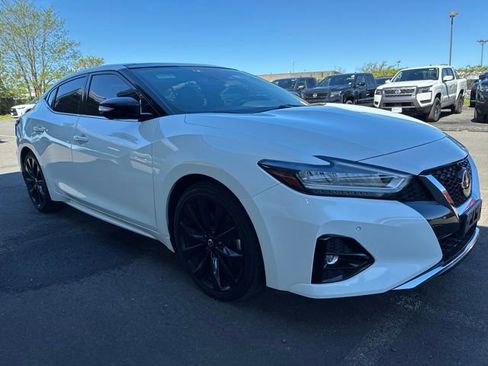 Certified 2020 Nissan Maxima SR w/ Sport Mat Group FWD image 3