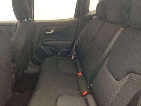 Used 2023 Jeep Renegade Latitude AWD/4WD image 18