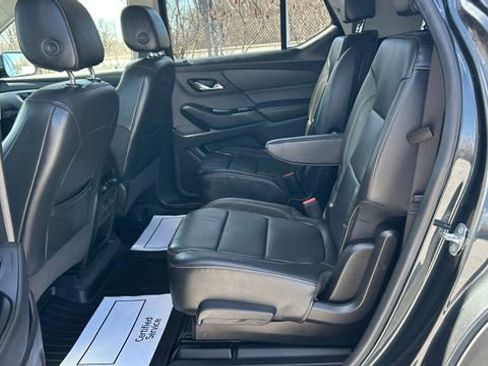 Used 2019 Chevrolet Traverse LT w/ LT Premium Package AWD/4WD image 32