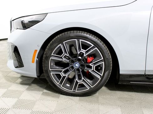 Used 2025 BMW i5 eDrive40i w/ M Sport Package image 4