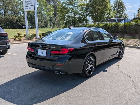 Used 2022 BMW 530i w/ Premium Package RWD image 3