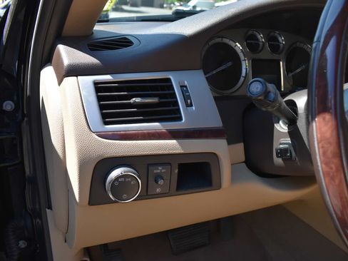 Used 2011 Cadillac Escalade Premium AWD/4WD image 76