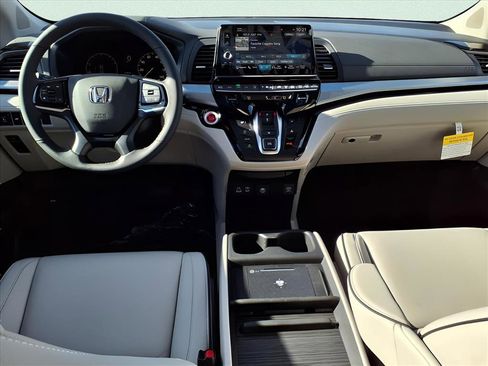 New 2026 Honda Odyssey Touring image 17