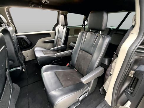 Used 2020 Dodge Grand Caravan SXT FWD image 21