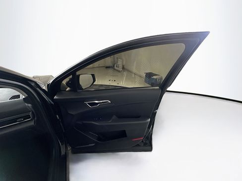 Used 2024 Kia Sportage LX FWD image 29