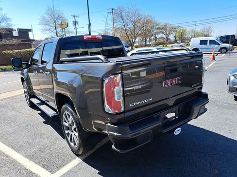 Used 2019 GMC Canyon Denali image 4