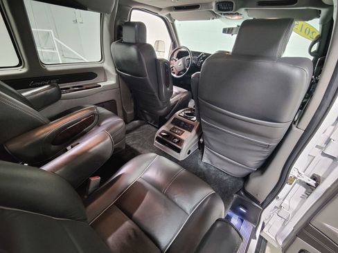 Used 2015 Chevrolet Express 2500 Extended image 18