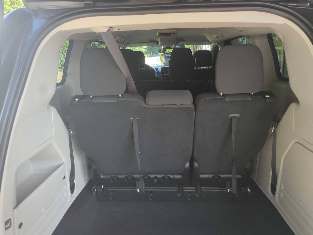 Used 2019 Dodge Grand Caravan SE FWD image 10