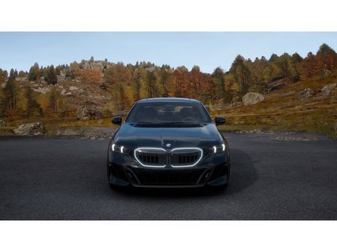 New 2026 BMW 530i xDrive image 3