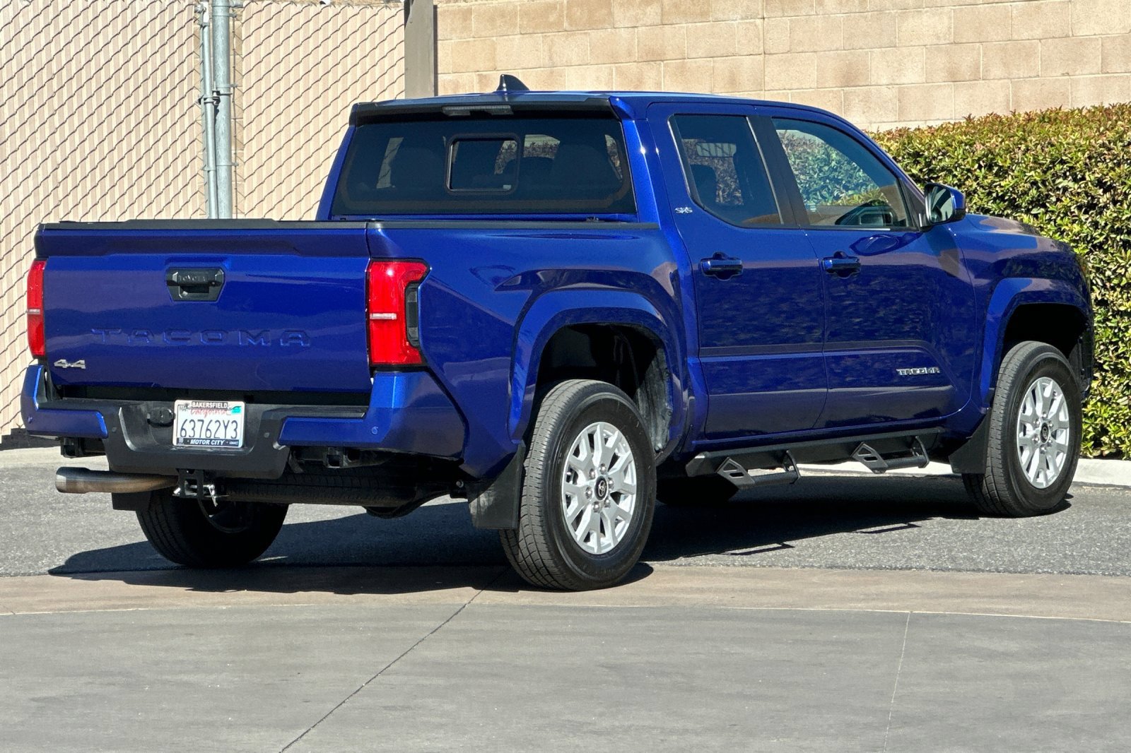 Used 2024 Toyota Tacoma SR5 AWD/4WD image 4
