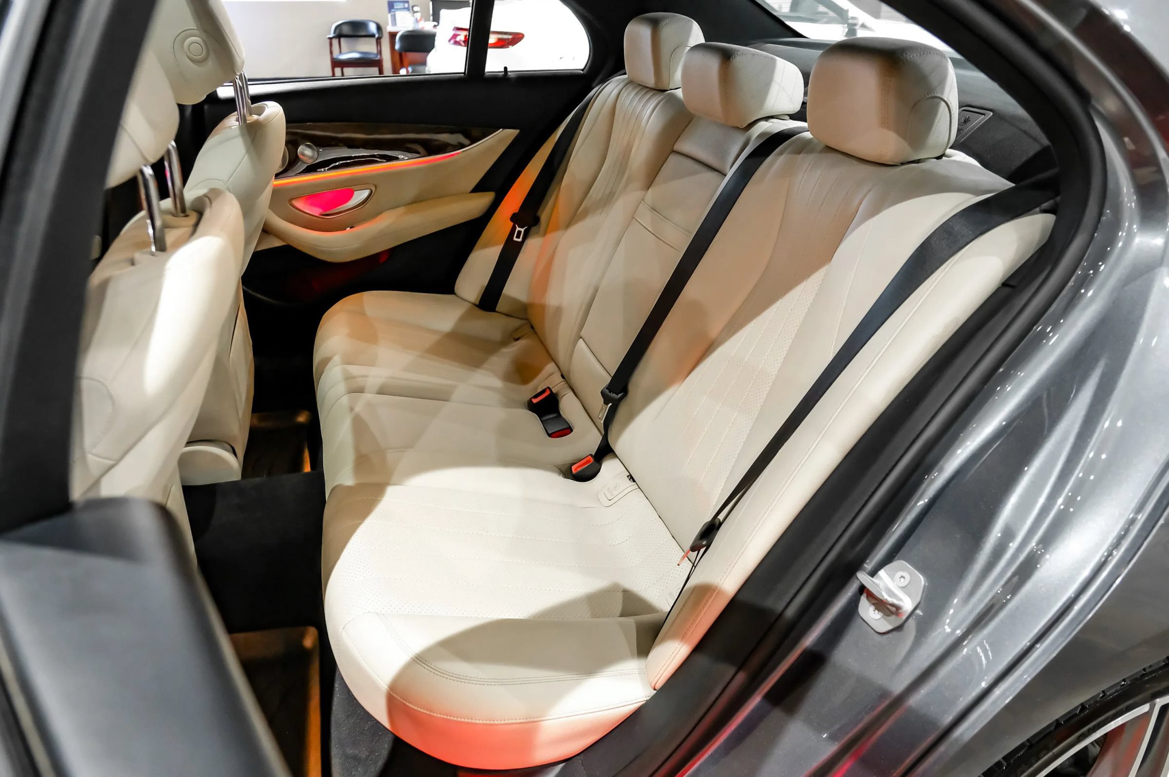 Used 2018 Mercedes-Benz E 300 image 41