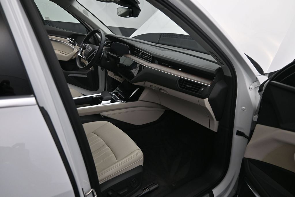 Used 2019 Audi e-tron Premium Plus AWD/4WD image 22