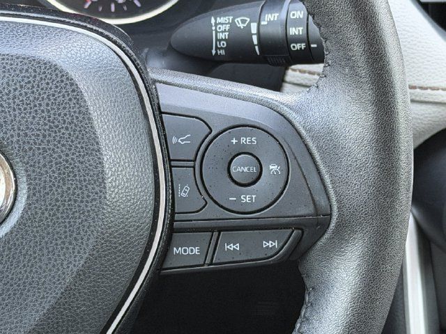 Used 2021 Toyota RAV4 XLE Premium FWD image 14