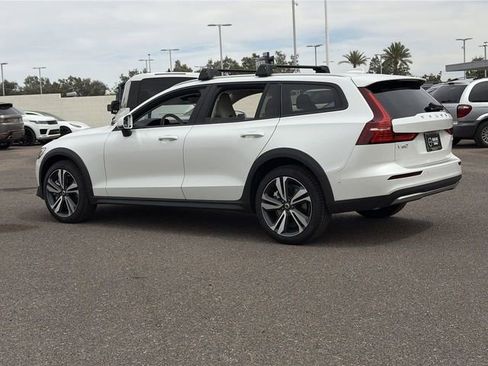 New 2026 Volvo V60 B5 Cross Country Plus w/ Climate Package AWD/4WD image 9