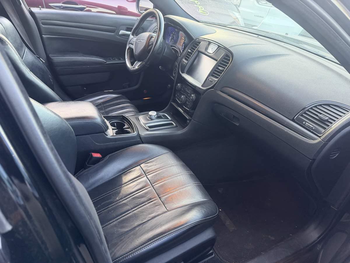 Used 2016 Chrysler 300 S w/ 300S Premium Group RWD image 4