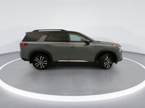 Used 2024 Nissan Pathfinder Platinum w/ Cargo Package AWD/4WD image 9