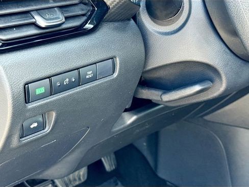 Used 2024 Nissan Sentra SV FWD image 10