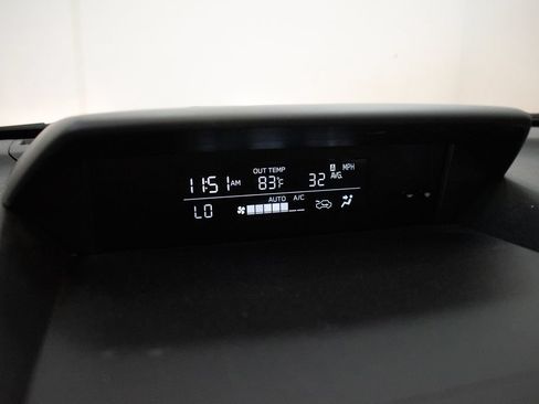 Used 2022 Subaru Crosstrek 2.0i Premium AWD/4WD image 15