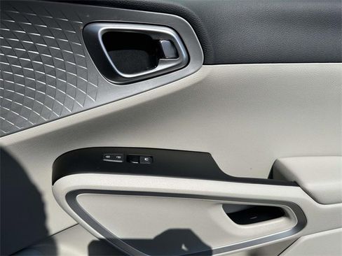 Certified 2022 Kia Soul LX image 30