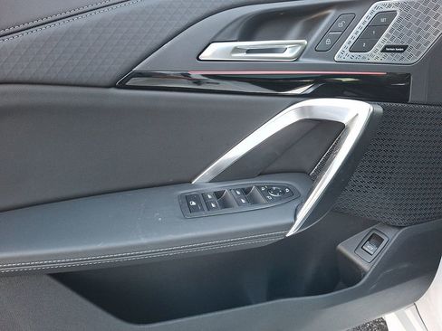 Used 2025 BMW X2 xDrive28i w/ Premium Package image 8