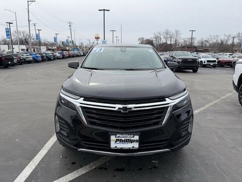 Used 2023 Chevrolet Equinox LT image 2