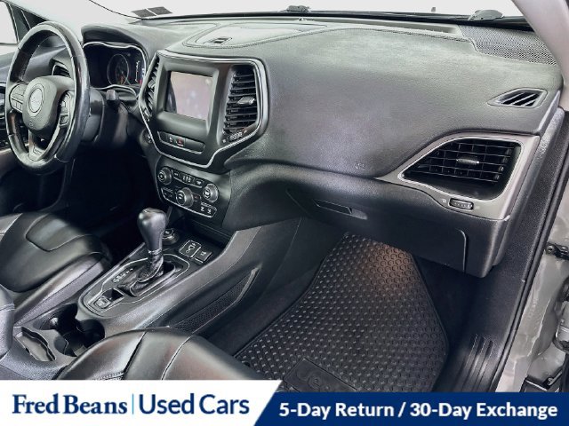 Used 2020 Jeep Cherokee Latitude Plus w/ Cold Weather Group AWD/4WD image 35