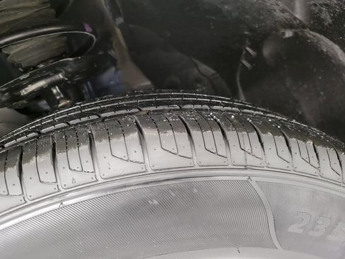 Used 2025 Nissan Rogue SV image 12