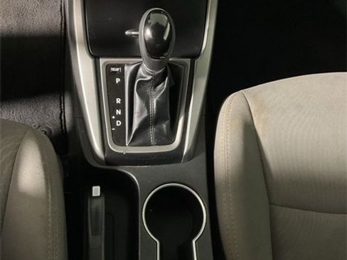 Used 2015 Hyundai Elantra SE image 21
