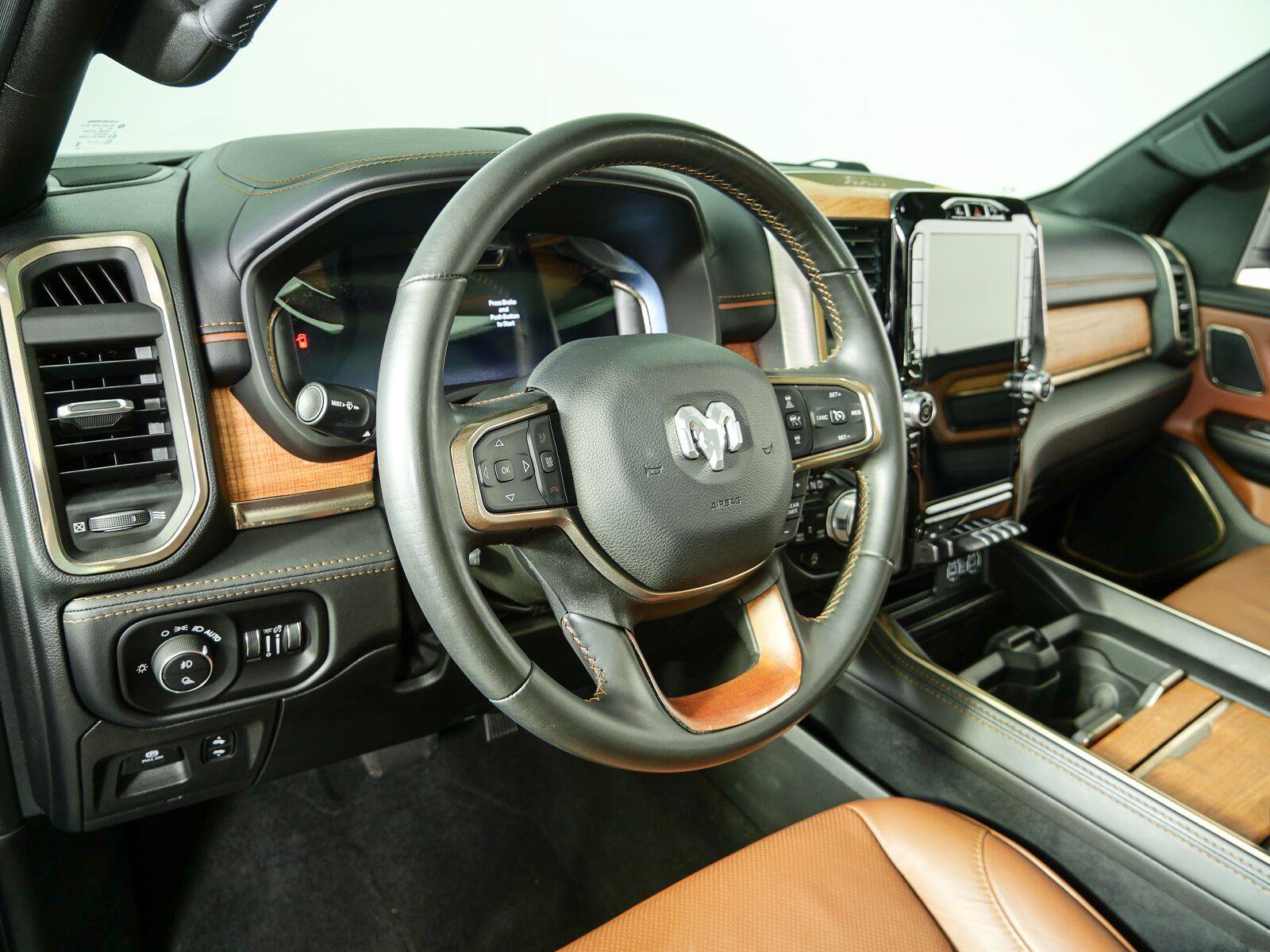 Used 2023 RAM 1500 Limited AWD/4WD image 4