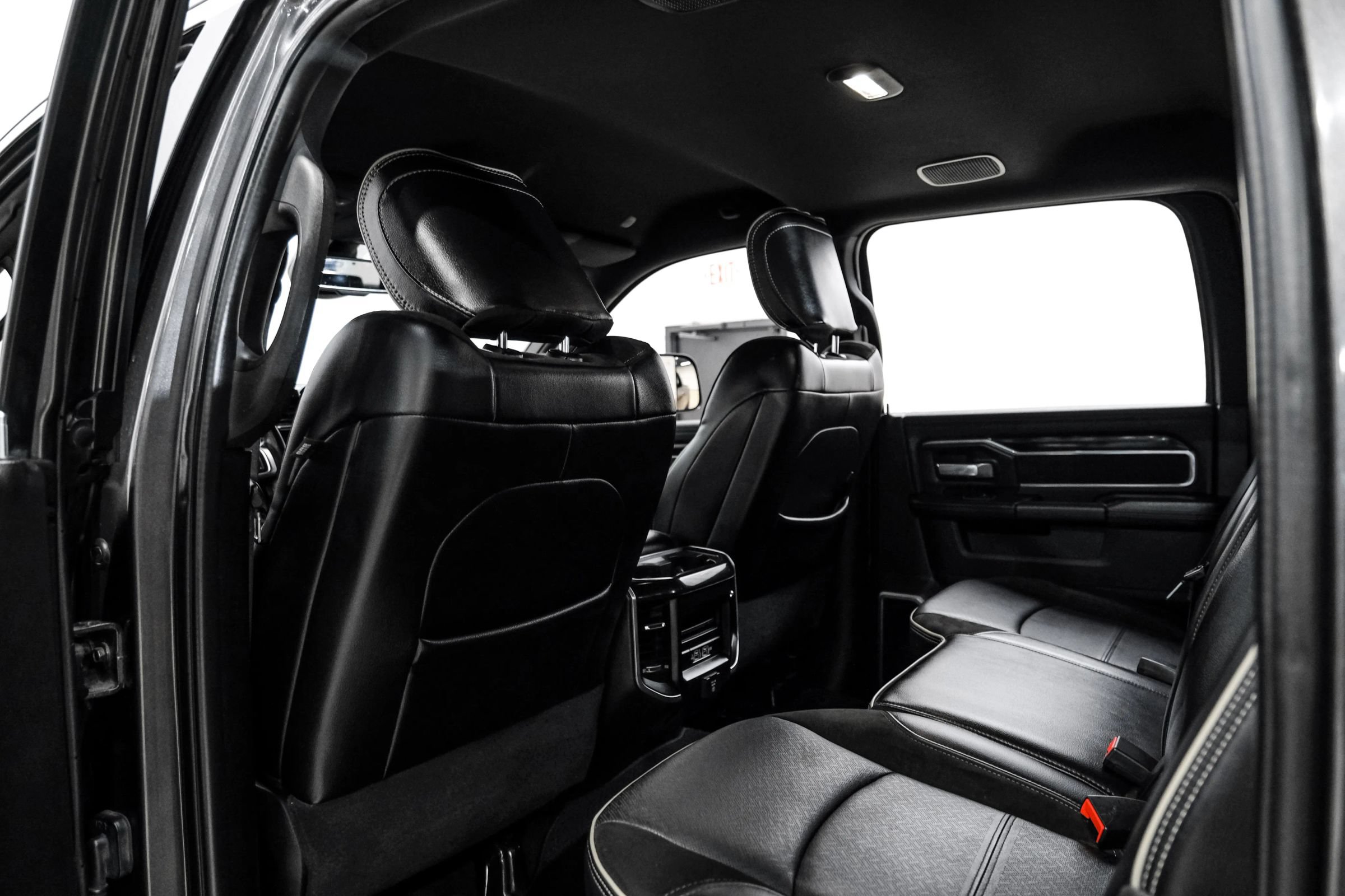 Used 2020 RAM 2500 Laramie w/ Night Edition AWD/4WD image 35