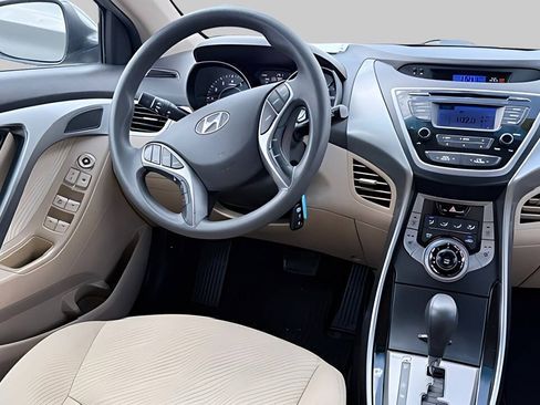 Used 2013 Hyundai Elantra GLS w/ Preferred Pkg FWD image 12