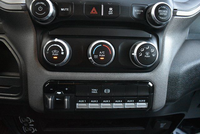 Used 2022 RAM 5500 Tradesman w/ Chrome Appearance Group RWD image 25