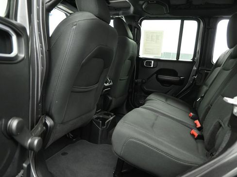 Used 2018 Jeep Wrangler Unlimited Sport image 17