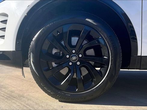 Used 2024 Land Rover Discovery Sport Dynamic SE image 12