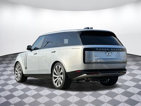 Certified 2025 Land Rover Range Rover Long Wheelbase SE AWD/4WD image 2