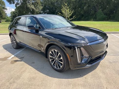 New 2026 Cadillac Lyriq Sport image 11