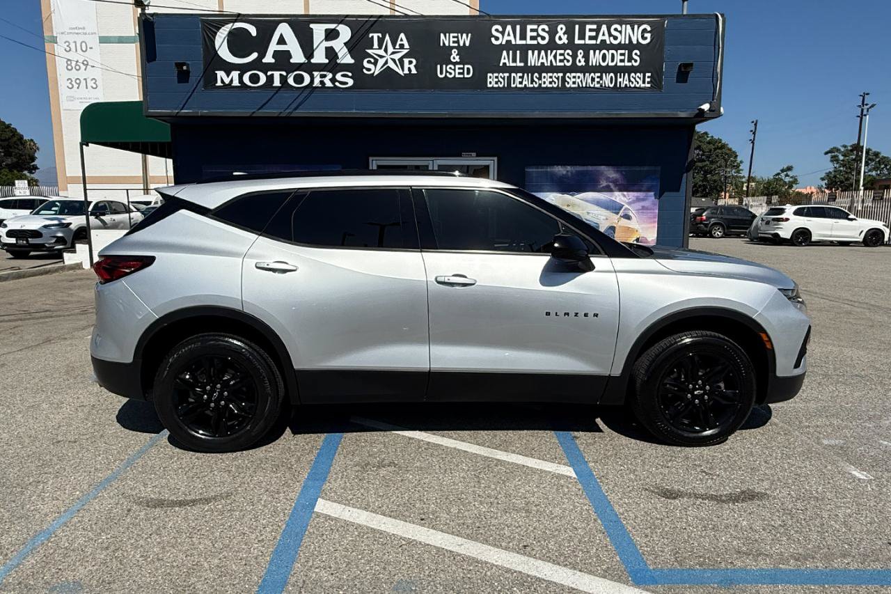 Used 2020 Chevrolet Blazer LT w/ Midnight/Sport Edition FWD image 5