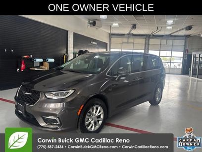 Used 2023 Chrysler Pacifica Touring-L w/ Uconnect Theater Family Group